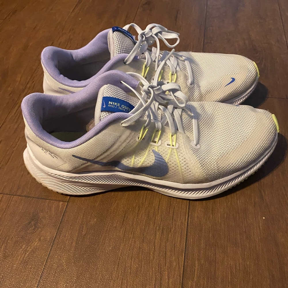 Nike Women's White and Lavender Athletic Shoes